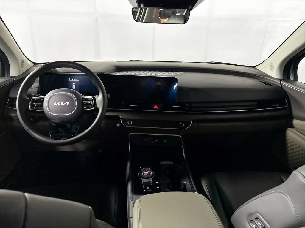 New 2026 Kia Carnival EX FWD image 12