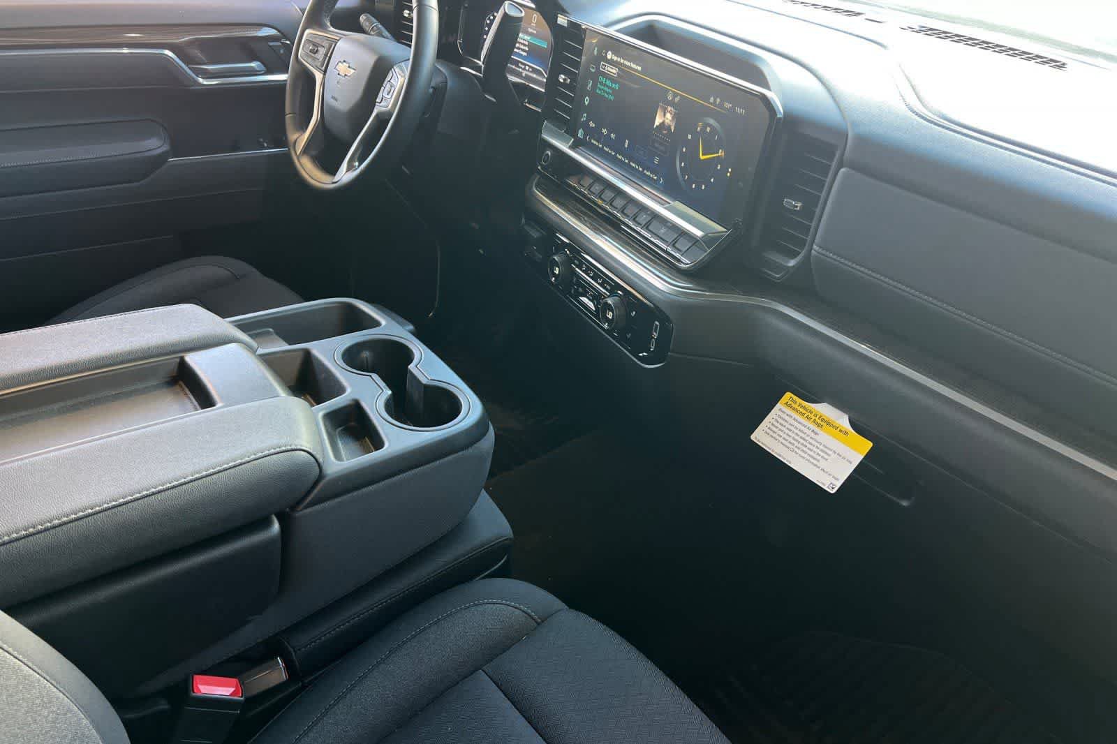 Used 2025 Chevrolet Silverado 1500 LT AWD/4WD image 17