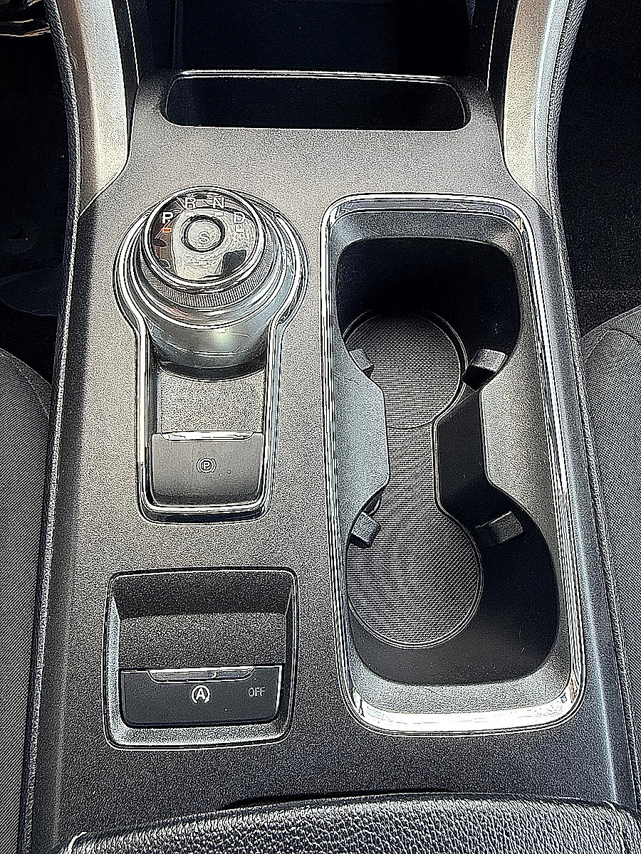 Used 2019 Ford Fusion SE FWD image 19