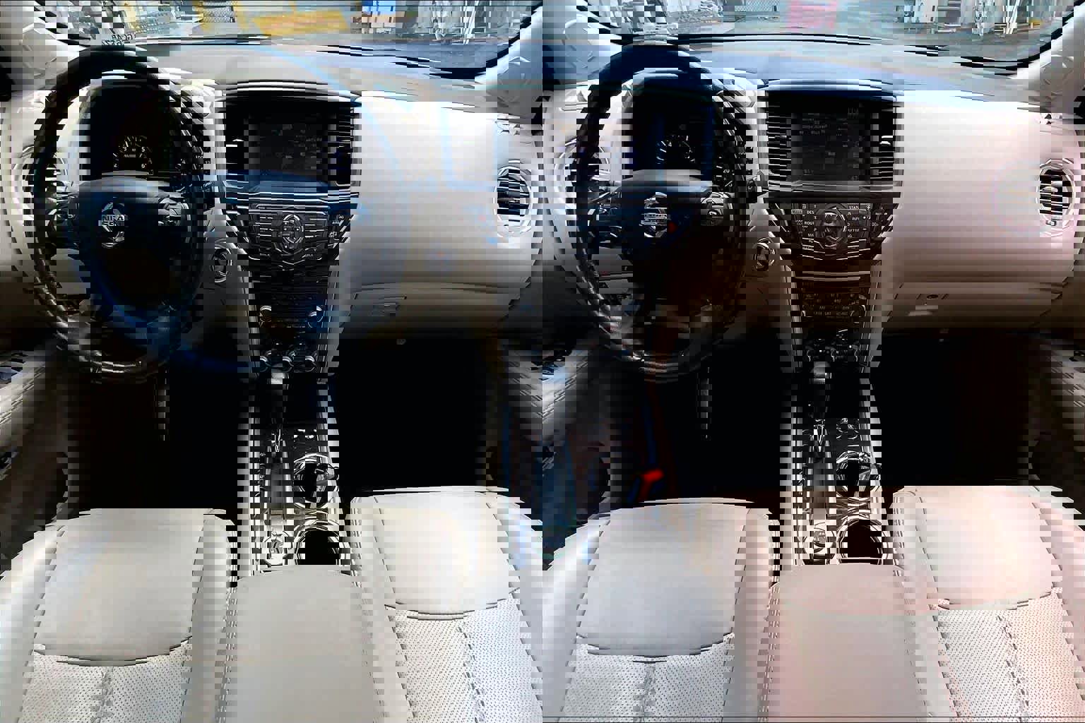 Used 2016 Nissan Pathfinder Platinum w/ Cargo Package image 15