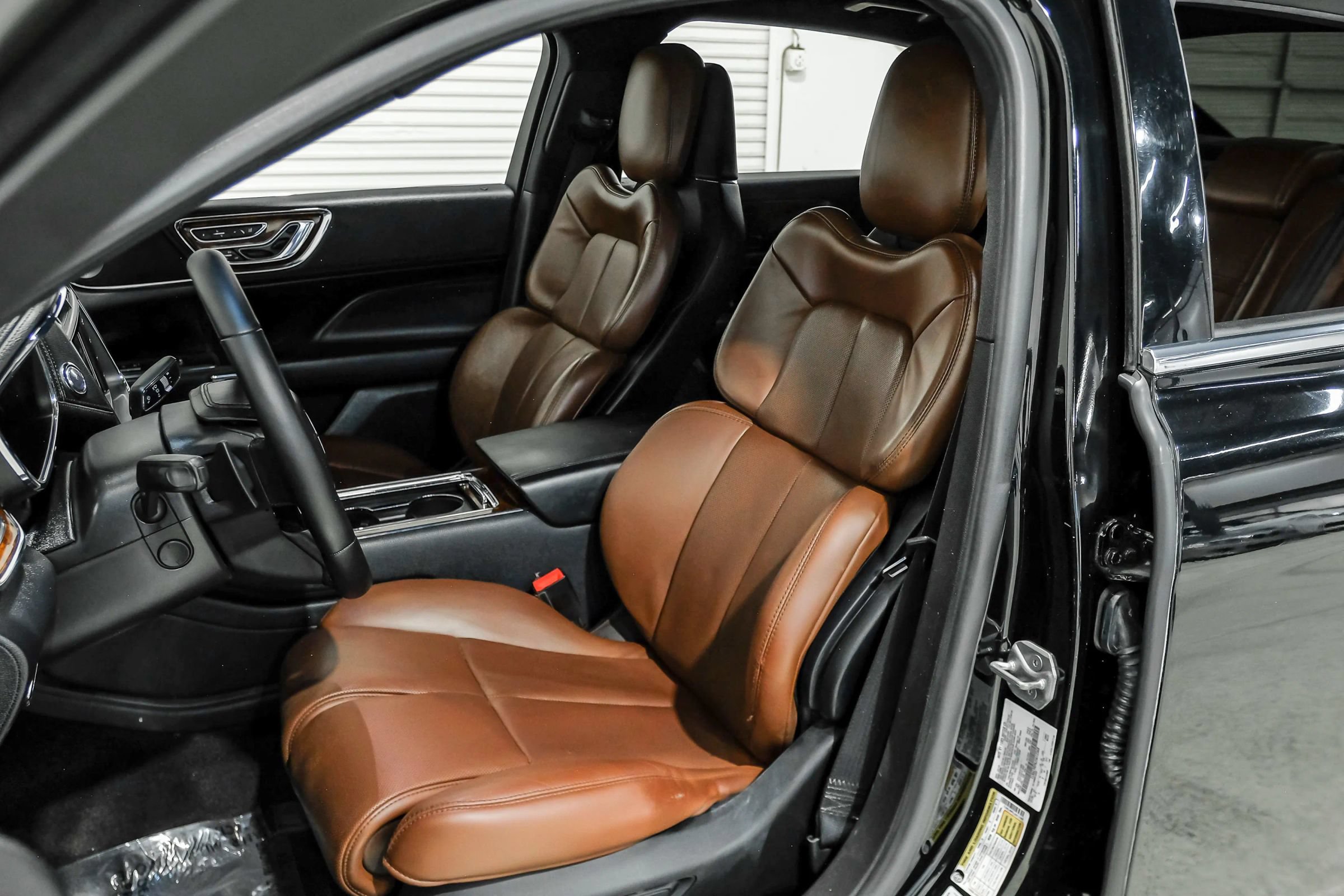 Used 2018 Lincoln Continental Reserve FWD image 36