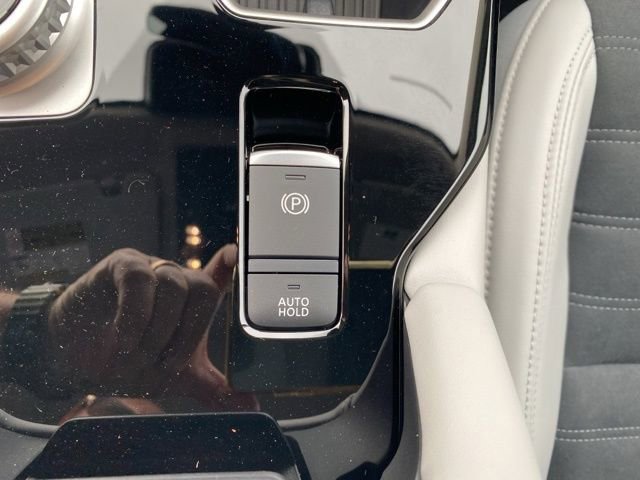 New 2025 Mitsubishi Outlander SE image 32