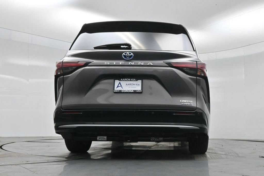 Used 2021 Toyota Sienna Limited FWD image 55