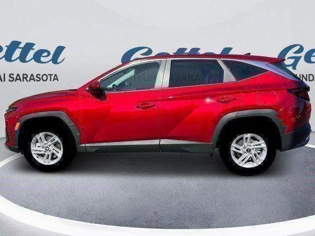 New 2025 Hyundai Tucson SE image 3