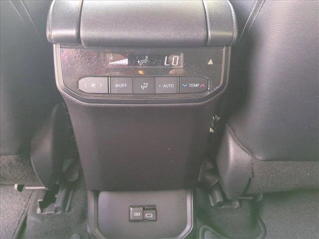 Used 2024 Toyota Highlander XSE image 17