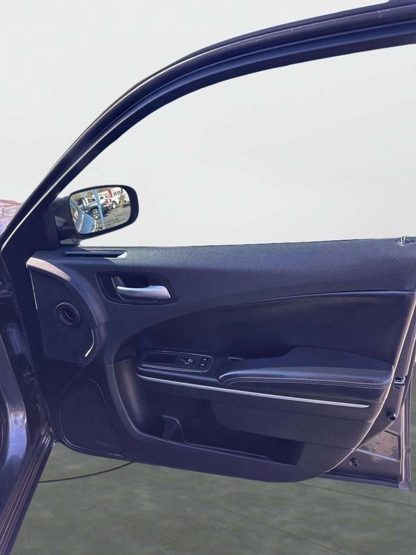 Used 2020 Dodge Charger SXT w/ Leather Interior Group RWD image 6