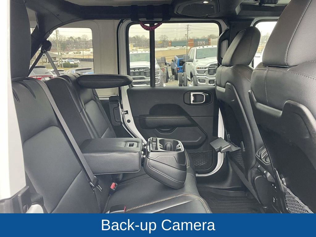 Certified 2025 Jeep Wrangler Sahara image 18