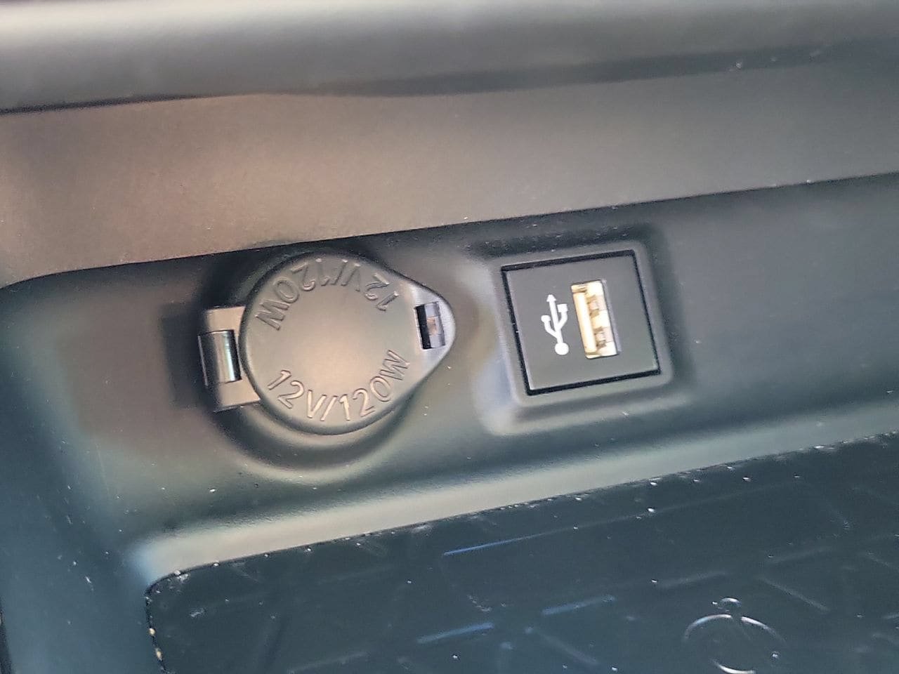 Used 2024 Toyota RAV4 XSE AWD/4WD image 29