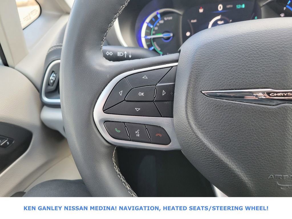 Used 2024 Chrysler Pacifica Select image 31