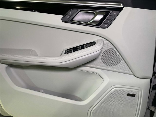 New 2026 Porsche Macan image 34