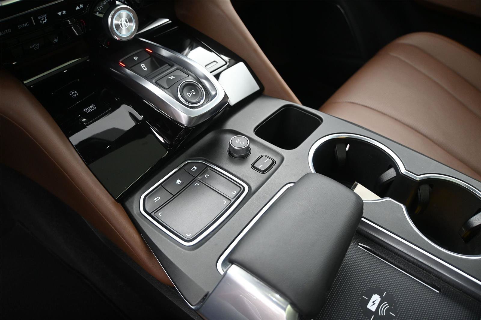 Certified 2024 Acura MDX SH-AWD w/ Technology Package image 5