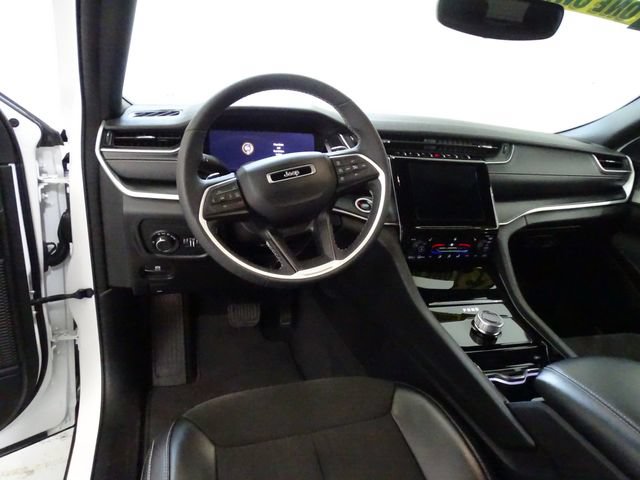 Certified 2023 Jeep Grand Cherokee Altitude AWD/4WD image 5