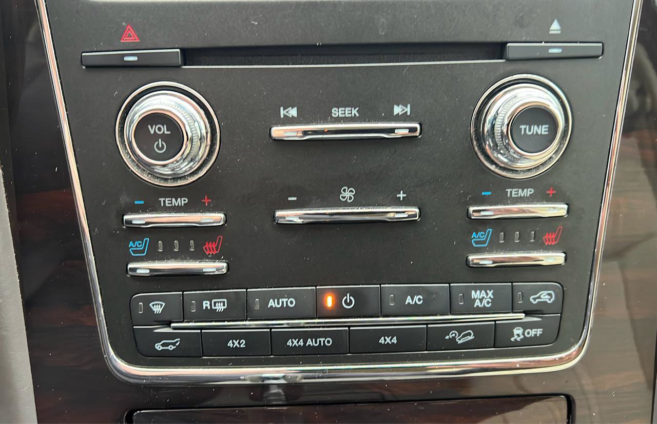 Used 2016 Lincoln Navigator Reserve AWD/4WD image 23