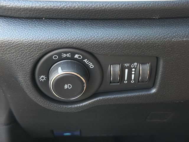 New 2026 Chrysler Pacifica Select FWD image 26