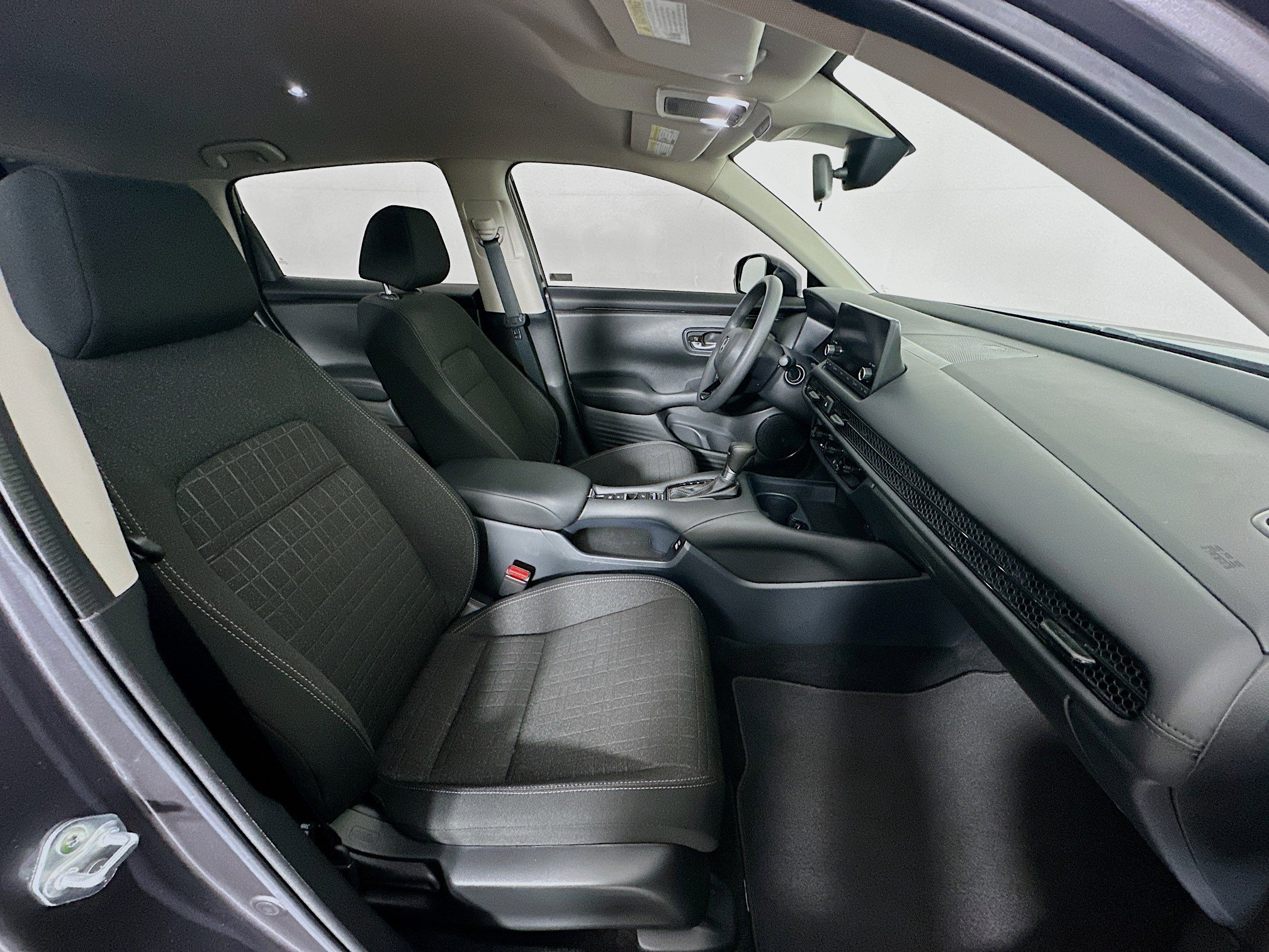 Used 2023 Honda HR-V LX image 28