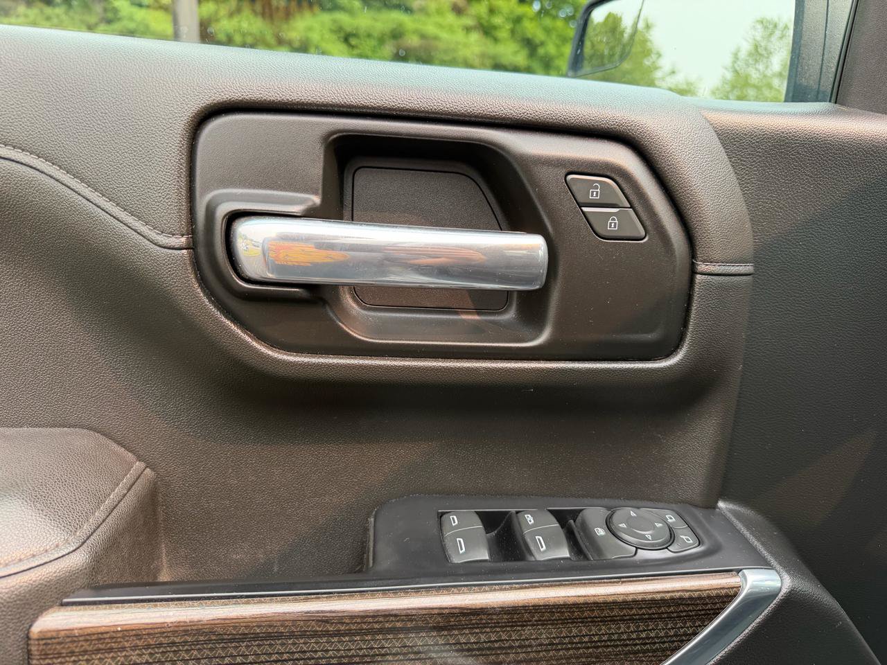 Used 2019 Chevrolet Silverado 1500 LT AWD/4WD image 18