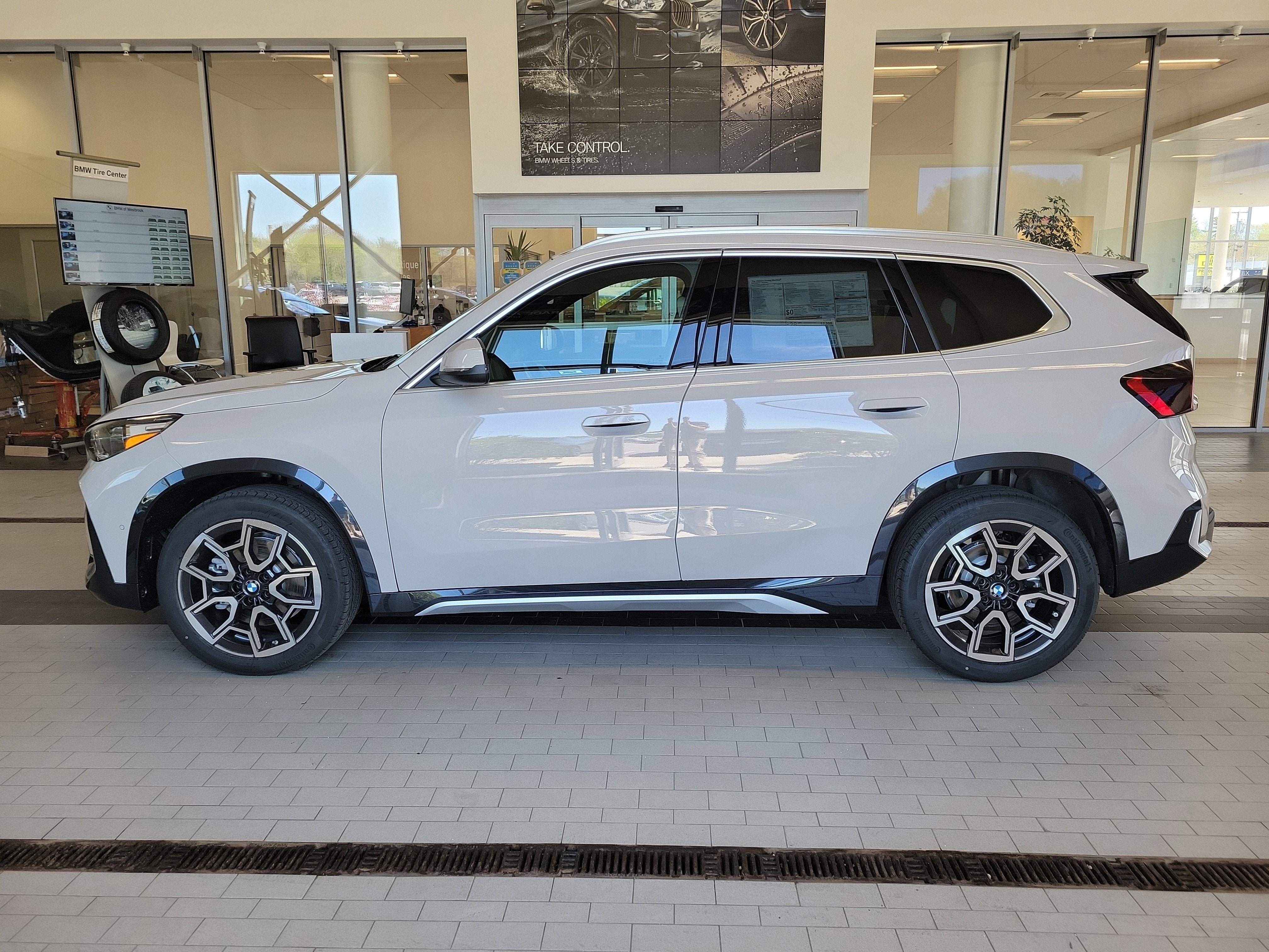 New 2026 BMW X1 xDrive28i w/ Convenience Package AWD/4WD image 2