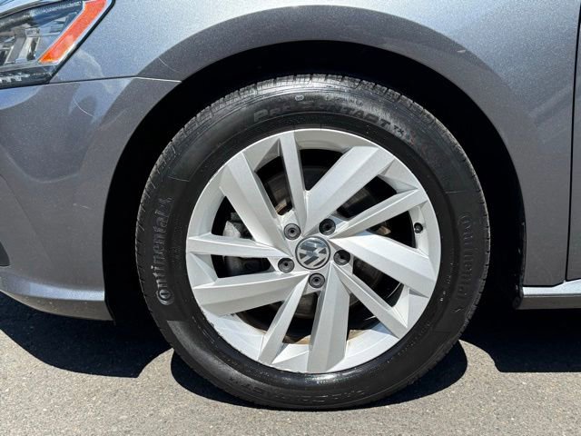 Used 2018 Volkswagen Passat 2.0T SE w/ SE Lighting Package FWD image 20