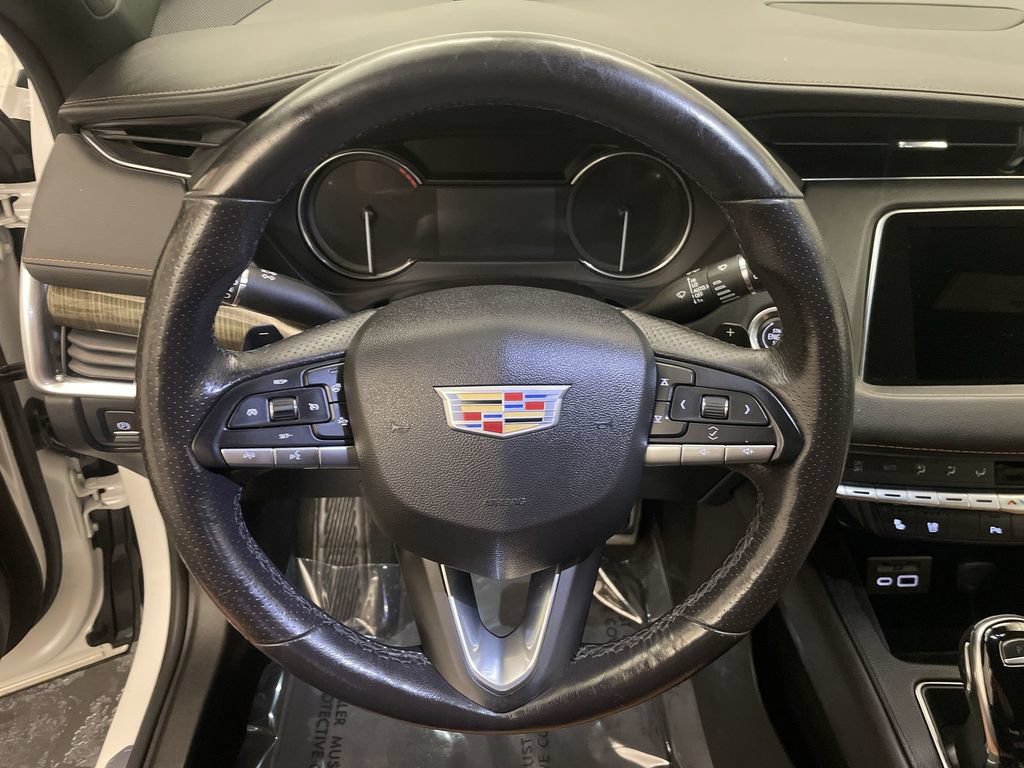 Used 2021 Cadillac XT4 Sport w/ Sun And Sound Package AWD/4WD image 5