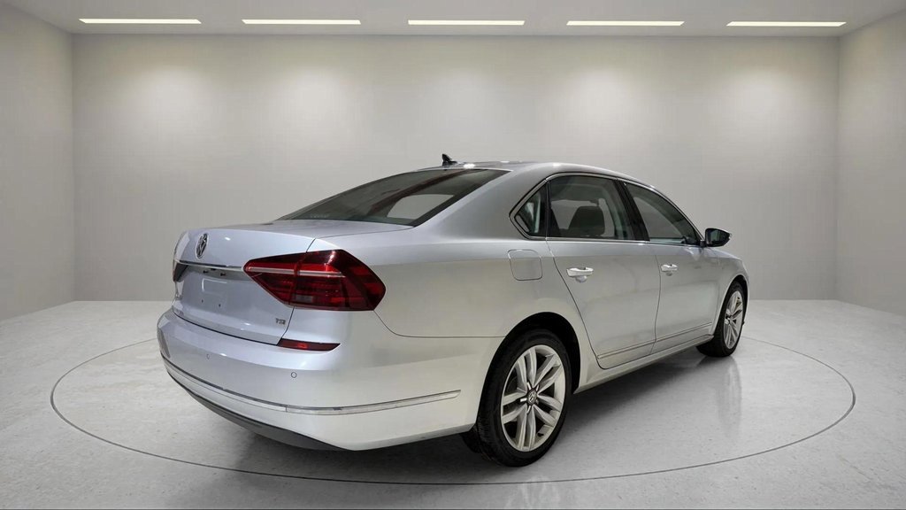 Used 2017 Volkswagen Passat 1.8T SE image 3