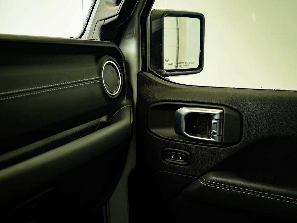 Used 2023 Jeep Wrangler Unlimited Sahara w/ Cold Weather Group image 39