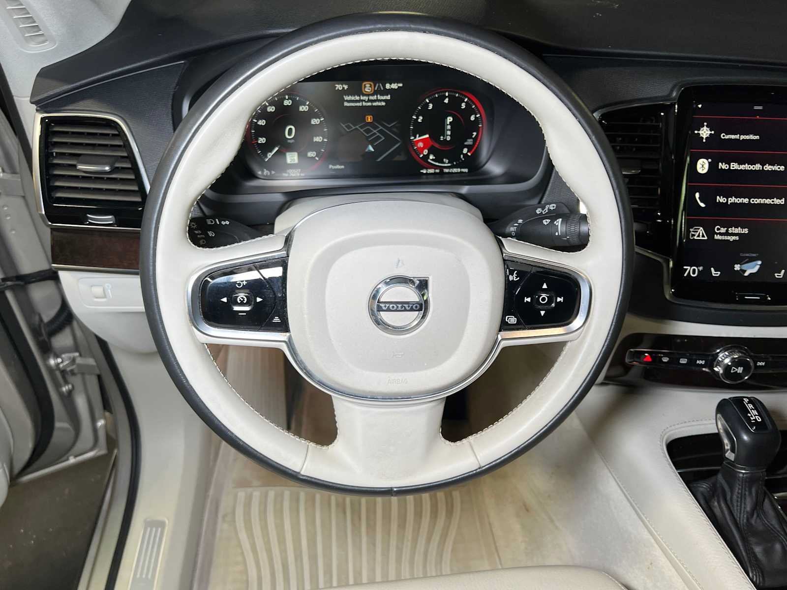 Used 2016 Volvo XC90 T6 Momentum w/ Momentum Plus Package AWD/4WD image 30