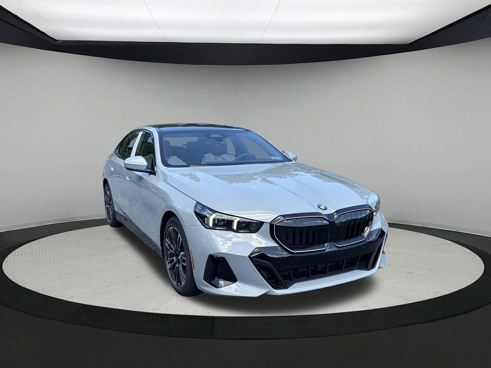New 2027 BMW 530i xDrive w/ M Sport Package AWD/4WD image 3