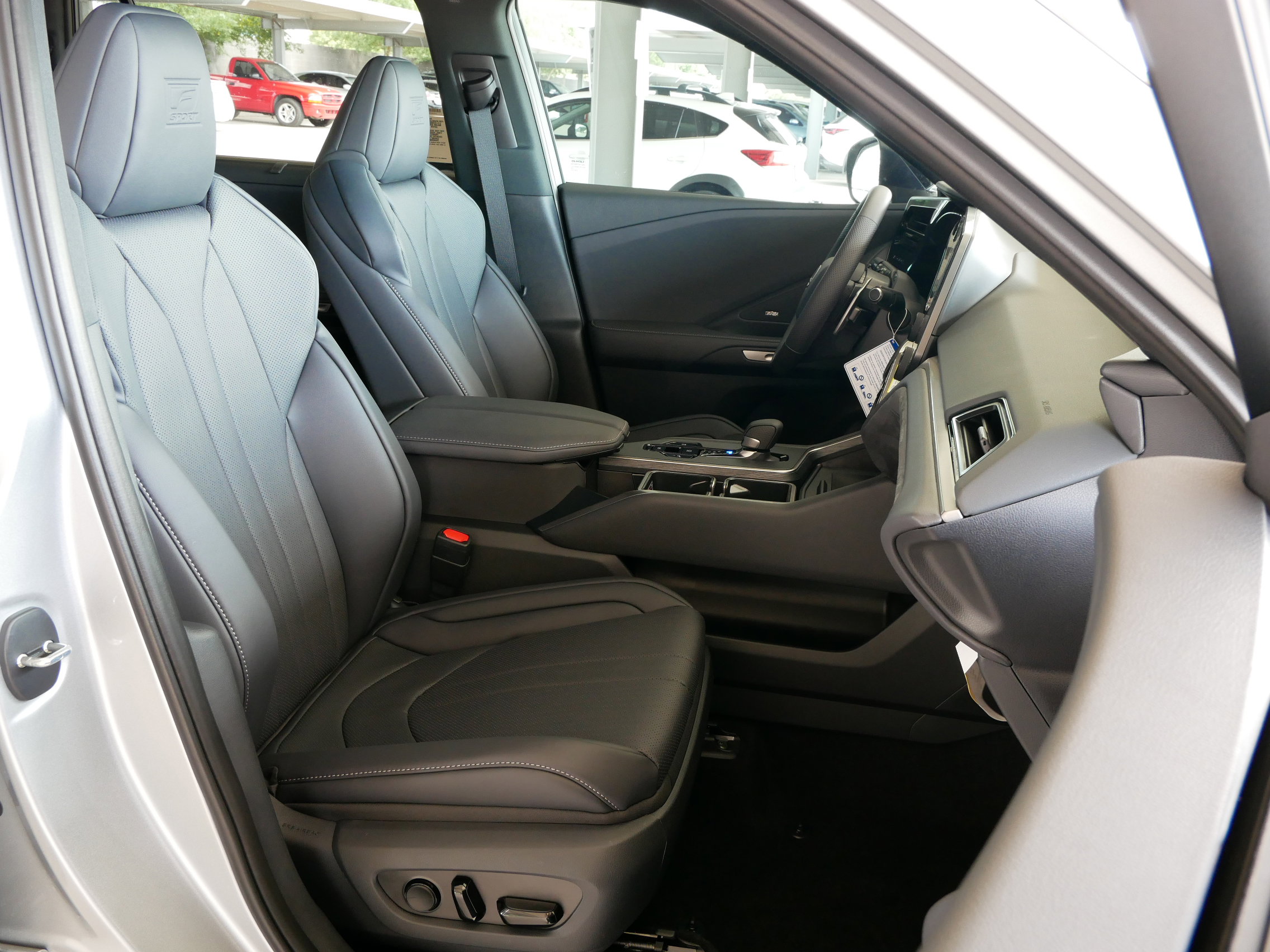 New 2026 Lexus TX 500h AWD image 6