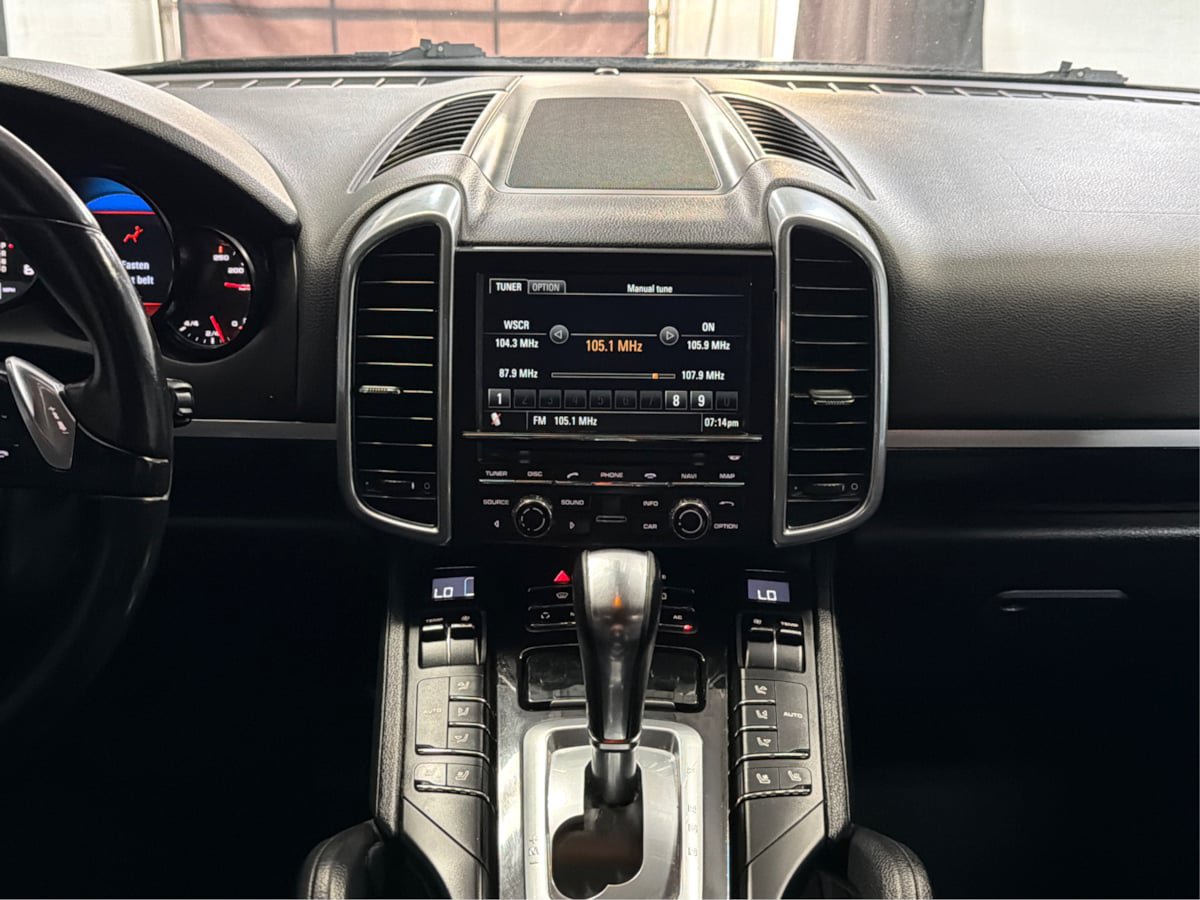 Used 2012 Porsche Cayenne AWD/4WD image 18