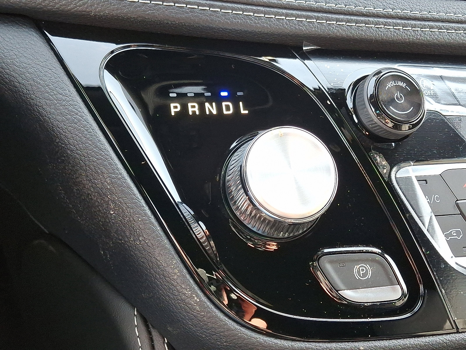 New 2026 Chrysler Pacifica Limited image 13