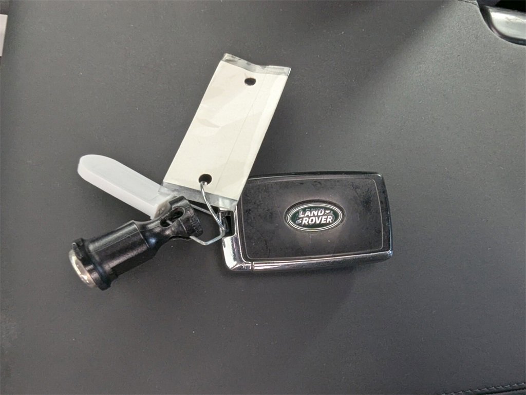 Used 2025 Land Rover Defender 110 S image 26