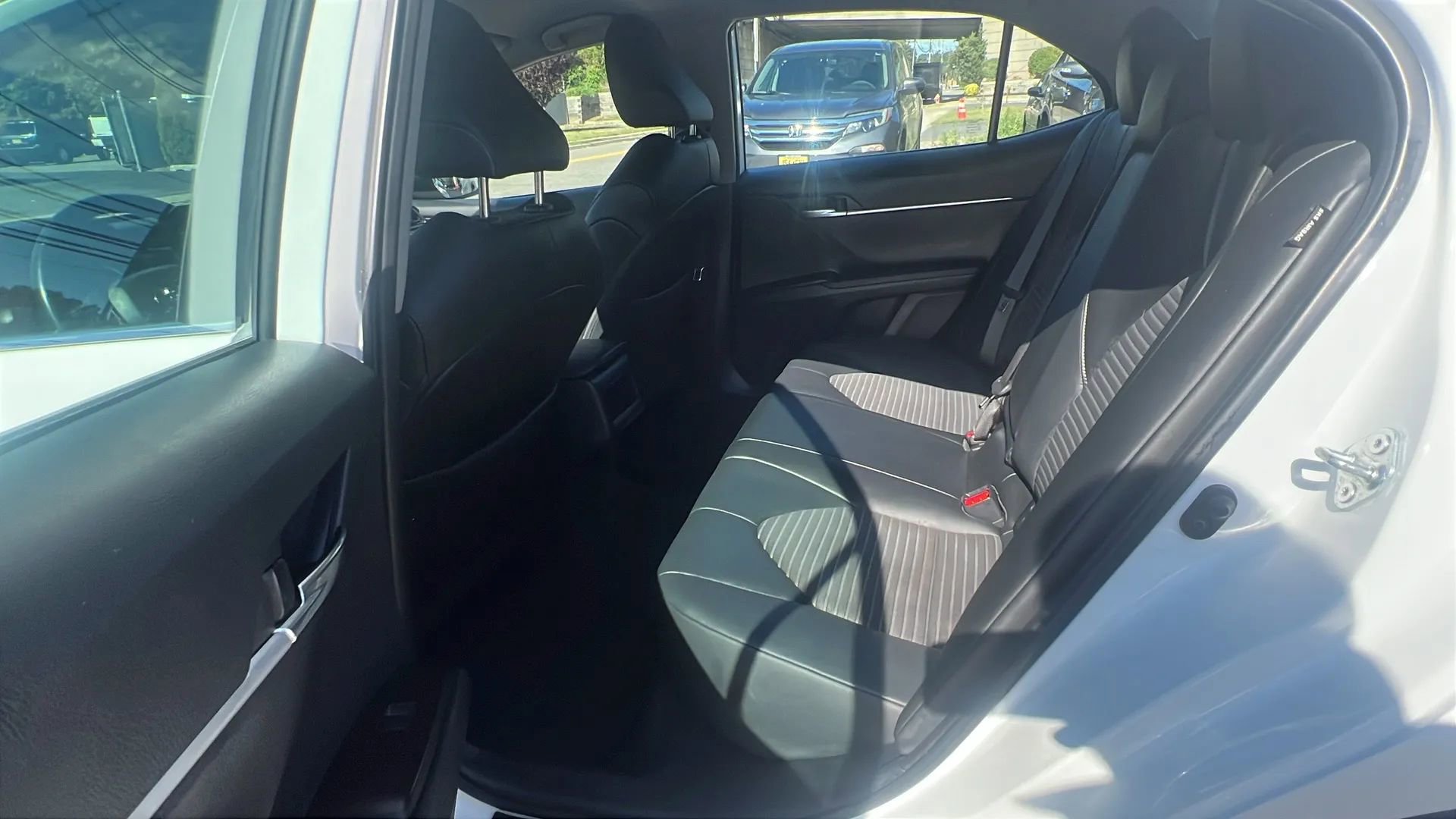 Used 2023 Toyota Camry SE image 27