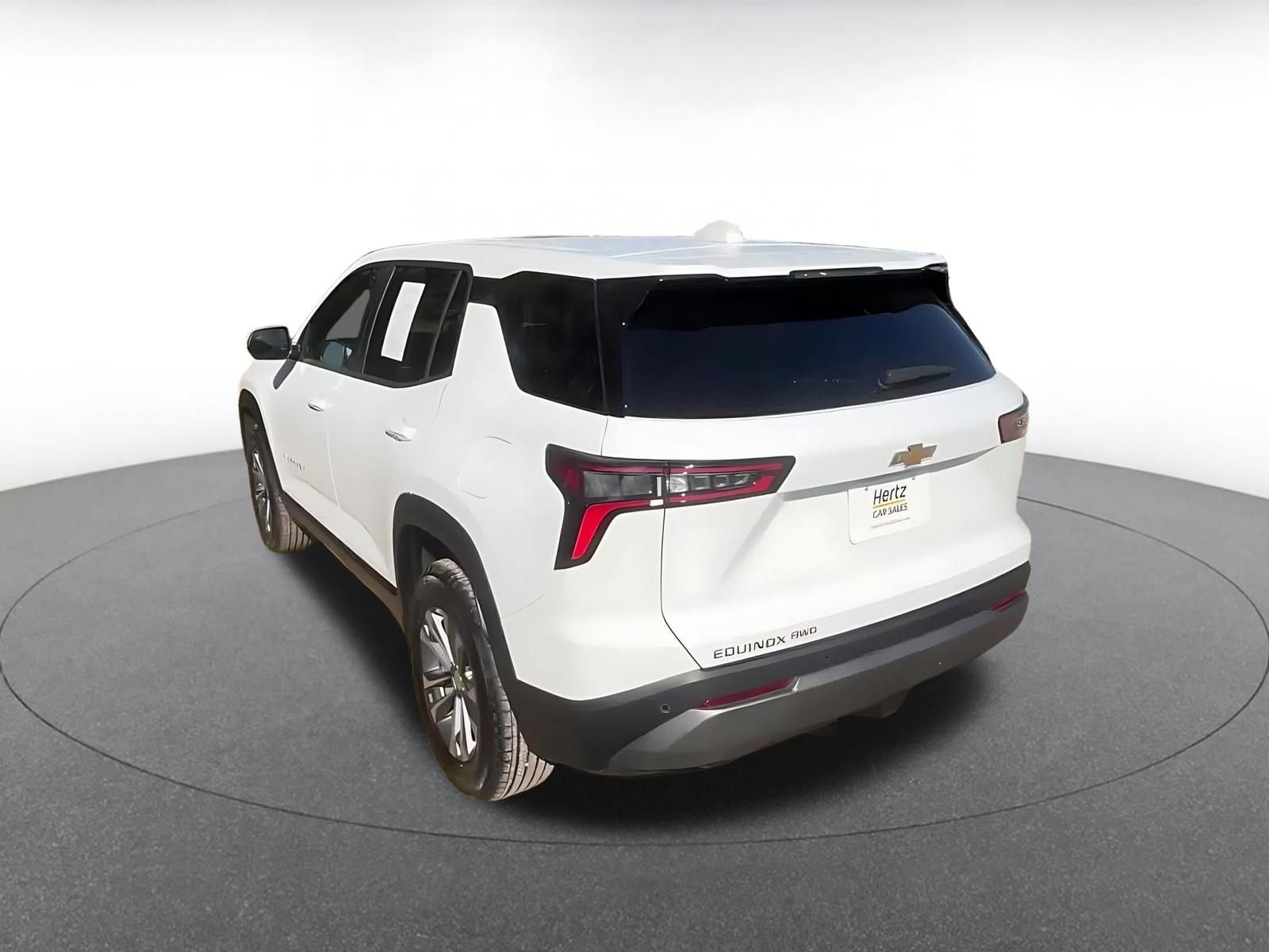 Used 2025 Chevrolet Equinox LT AWD/4WD image 11