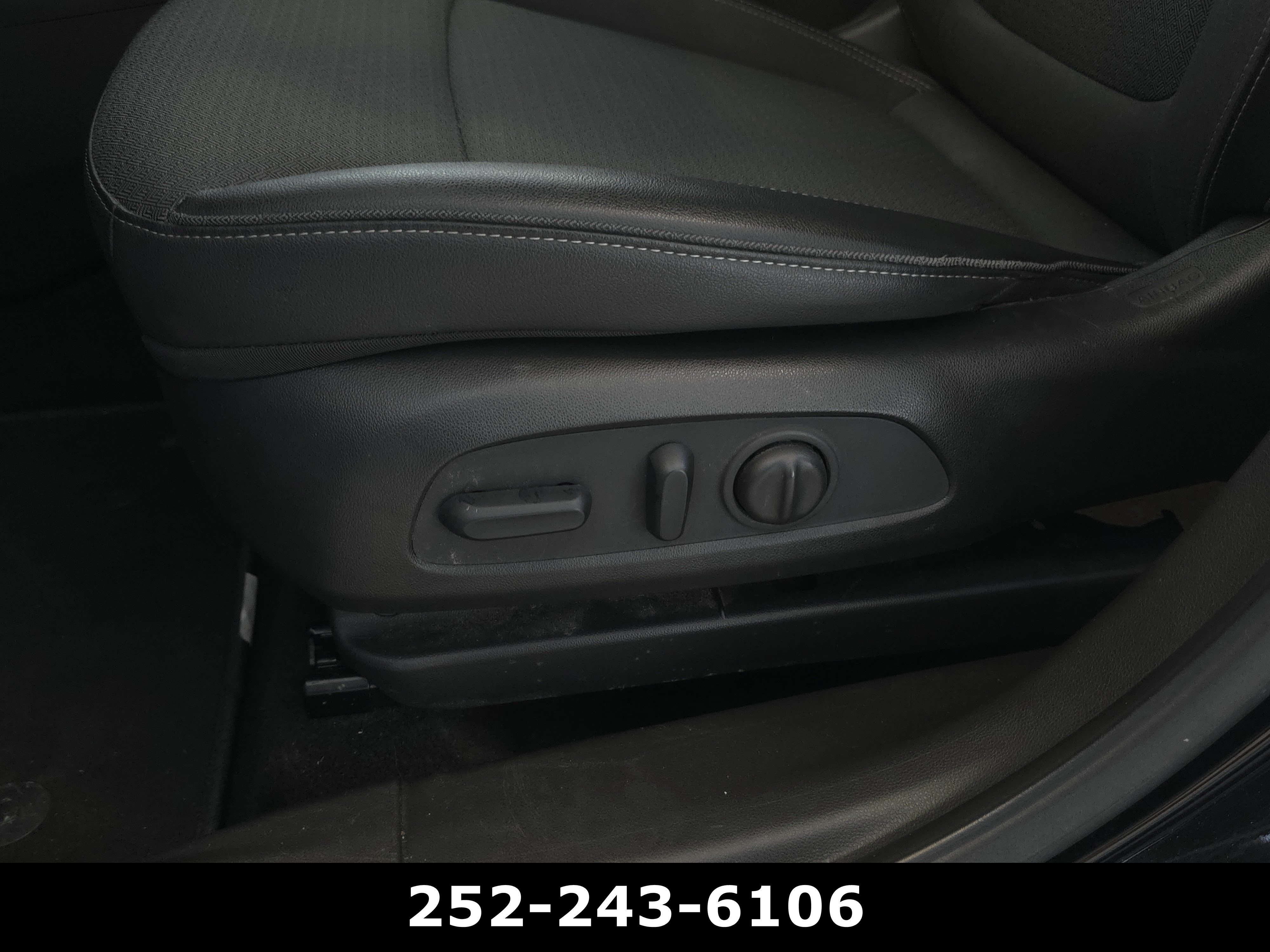 Used 2023 Buick Encore GX Select FWD image 11