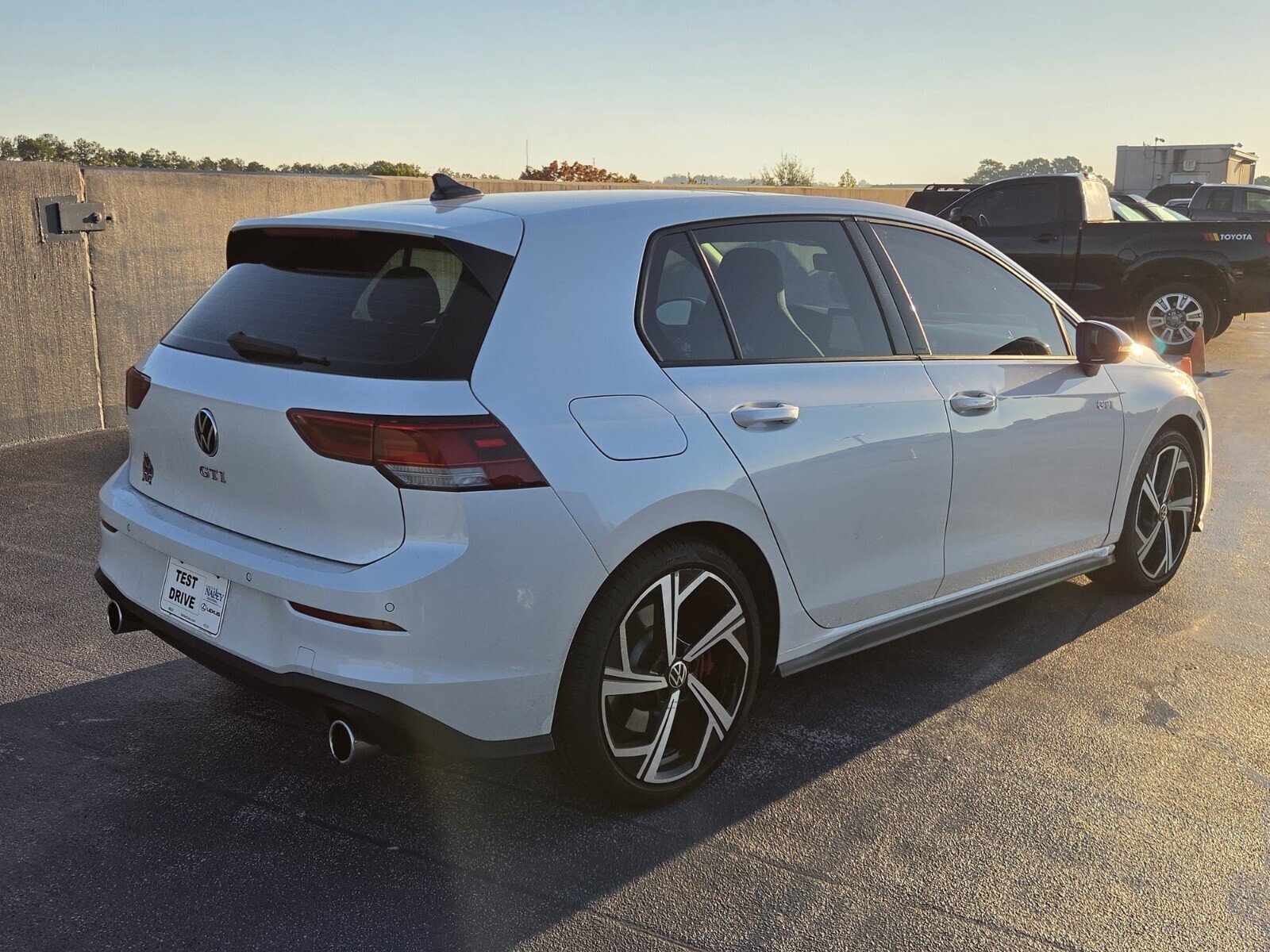 Used 2025 Volkswagen GTI SE FWD image 5