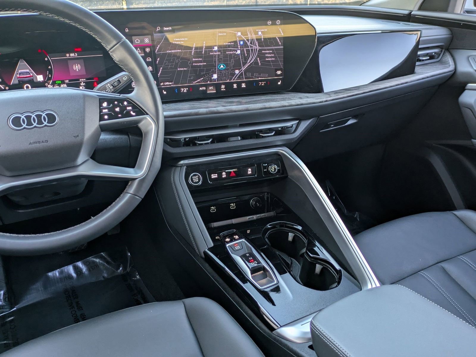 Used 2025 Audi Q5 Premium w/ Convenience Package image 9