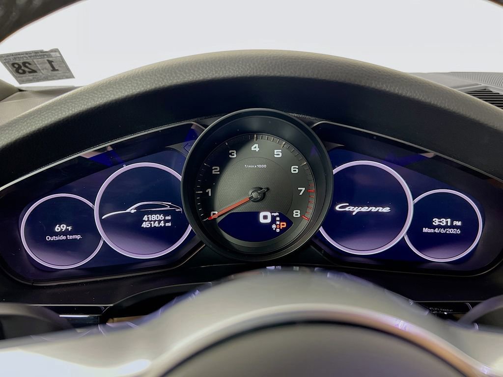 Certified 2023 Porsche Cayenne Platinum Edition image 13