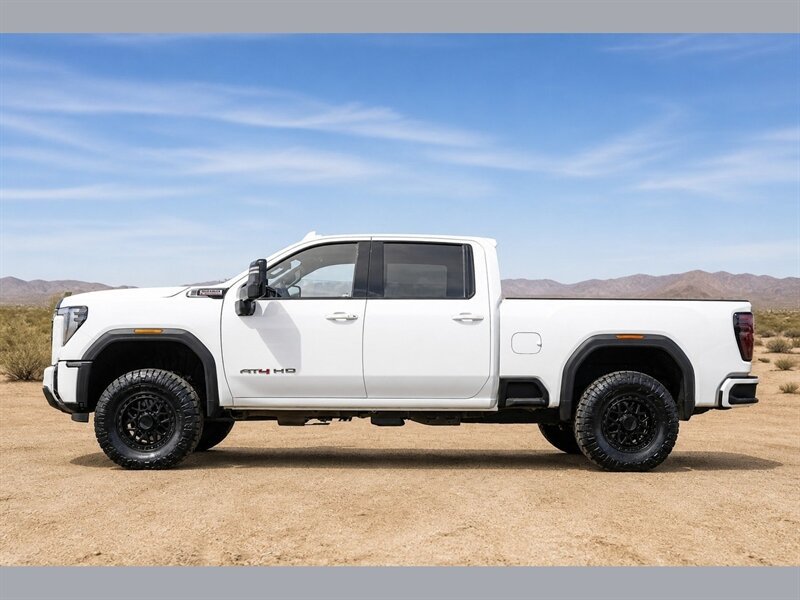 Used 2025 GMC Sierra 2500 AT4 AWD/4WD image 5