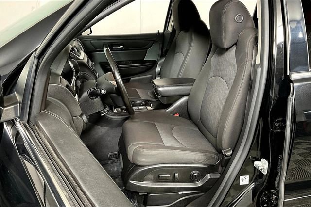 Used 2017 Chevrolet Traverse LT image 23