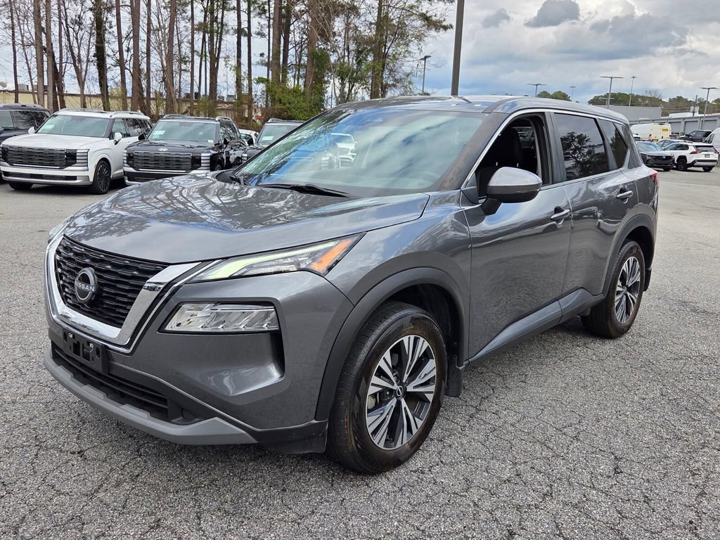 Used 2022 Nissan Rogue SV image 3