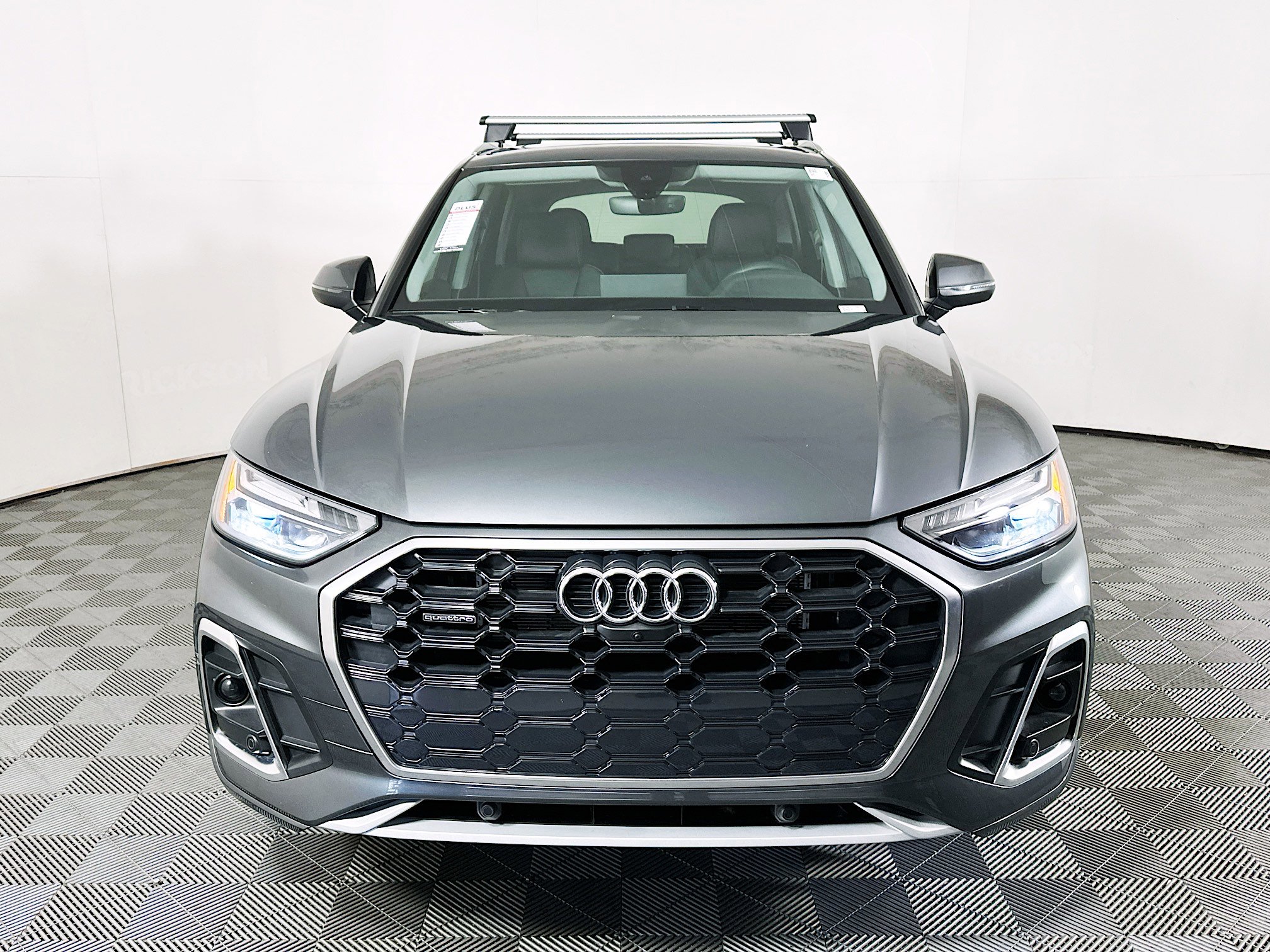 Used 2024 Audi Q5 e Premium Plus w/ Premium Plus Package image 8
