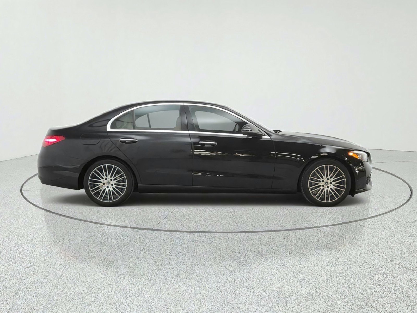 Used 2022 Mercedes-Benz C 300 Sedan image 4