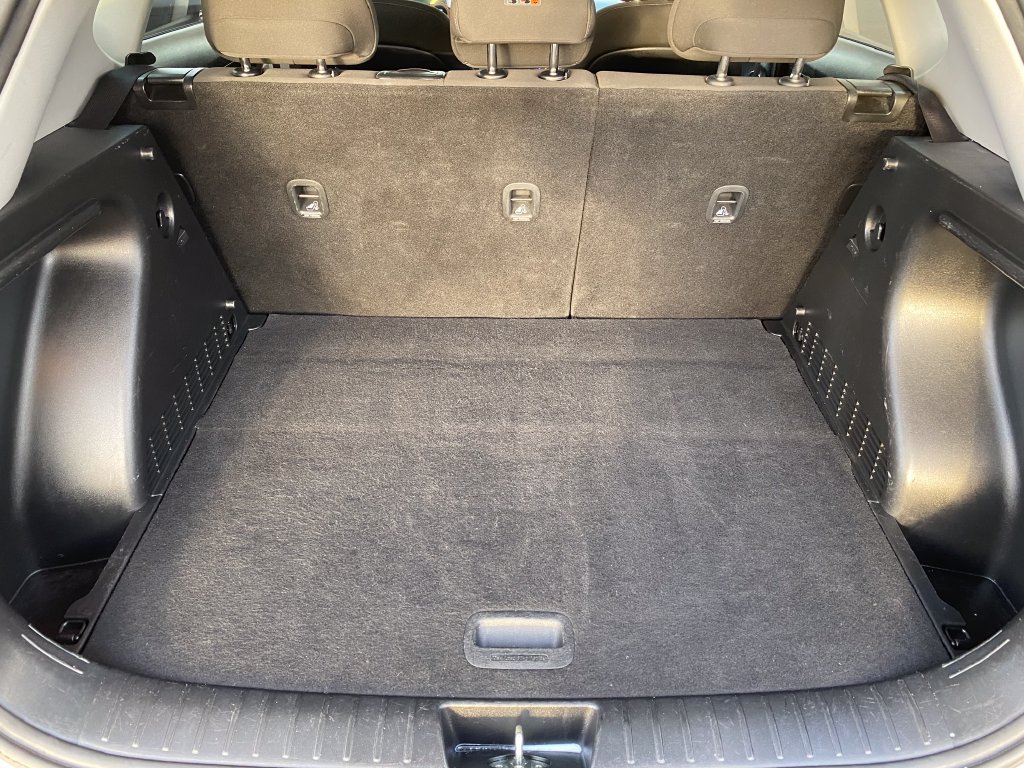 Used 2024 Hyundai Kona SEL FWD image 11