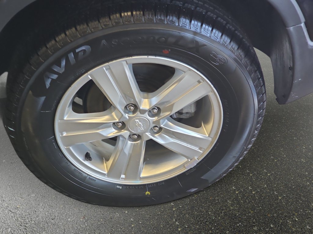 Used 2019 Chevrolet Trax LS AWD/4WD image 32