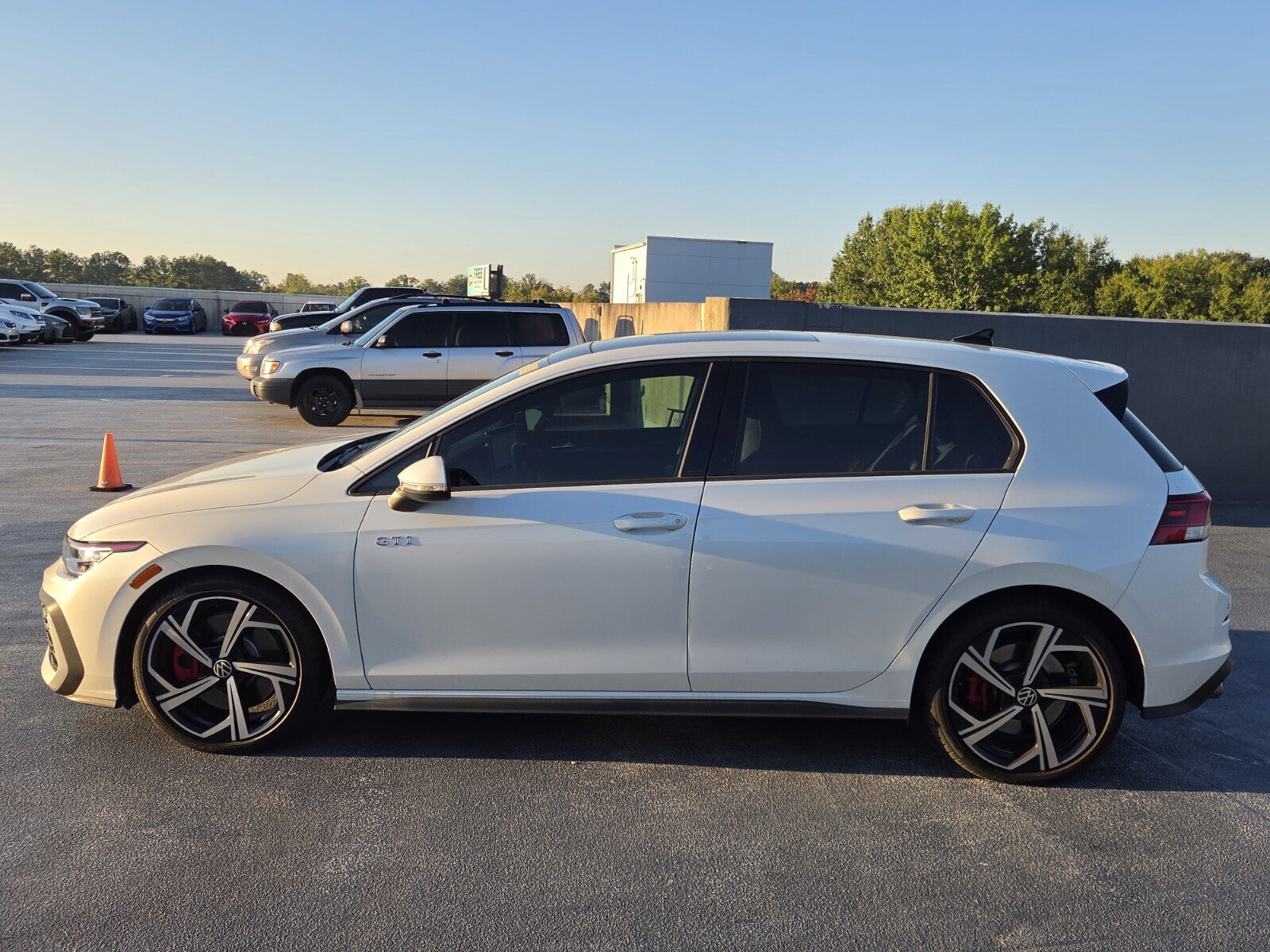 Used 2025 Volkswagen GTI SE FWD image 2