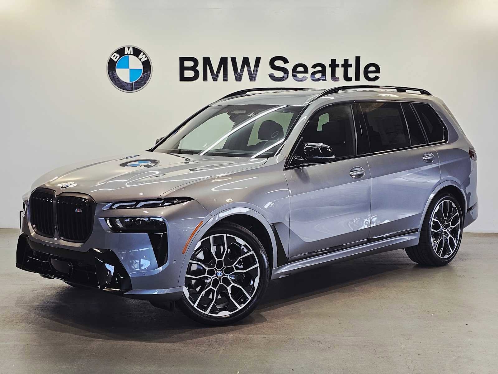 New 2026 BMW X7 M60i