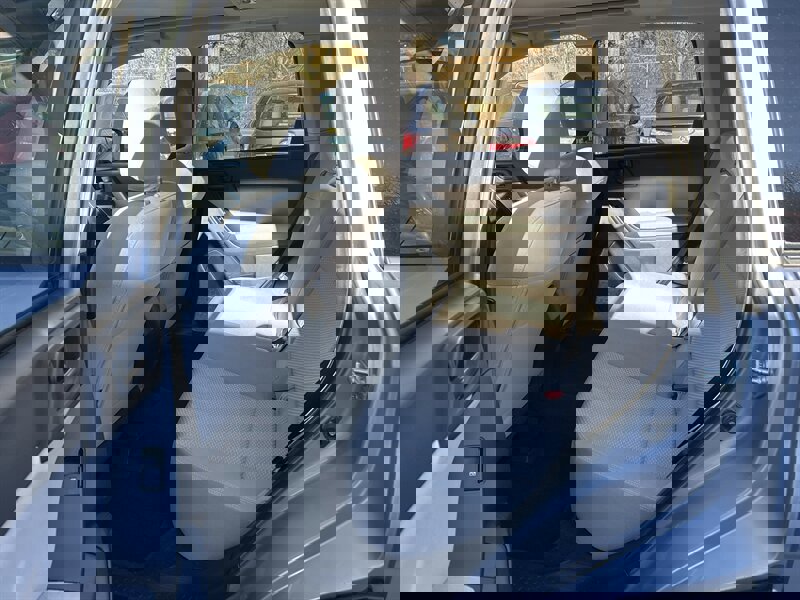 Used 2014 Subaru Forester 2.5i Premium w/ All-Weather Package image 11