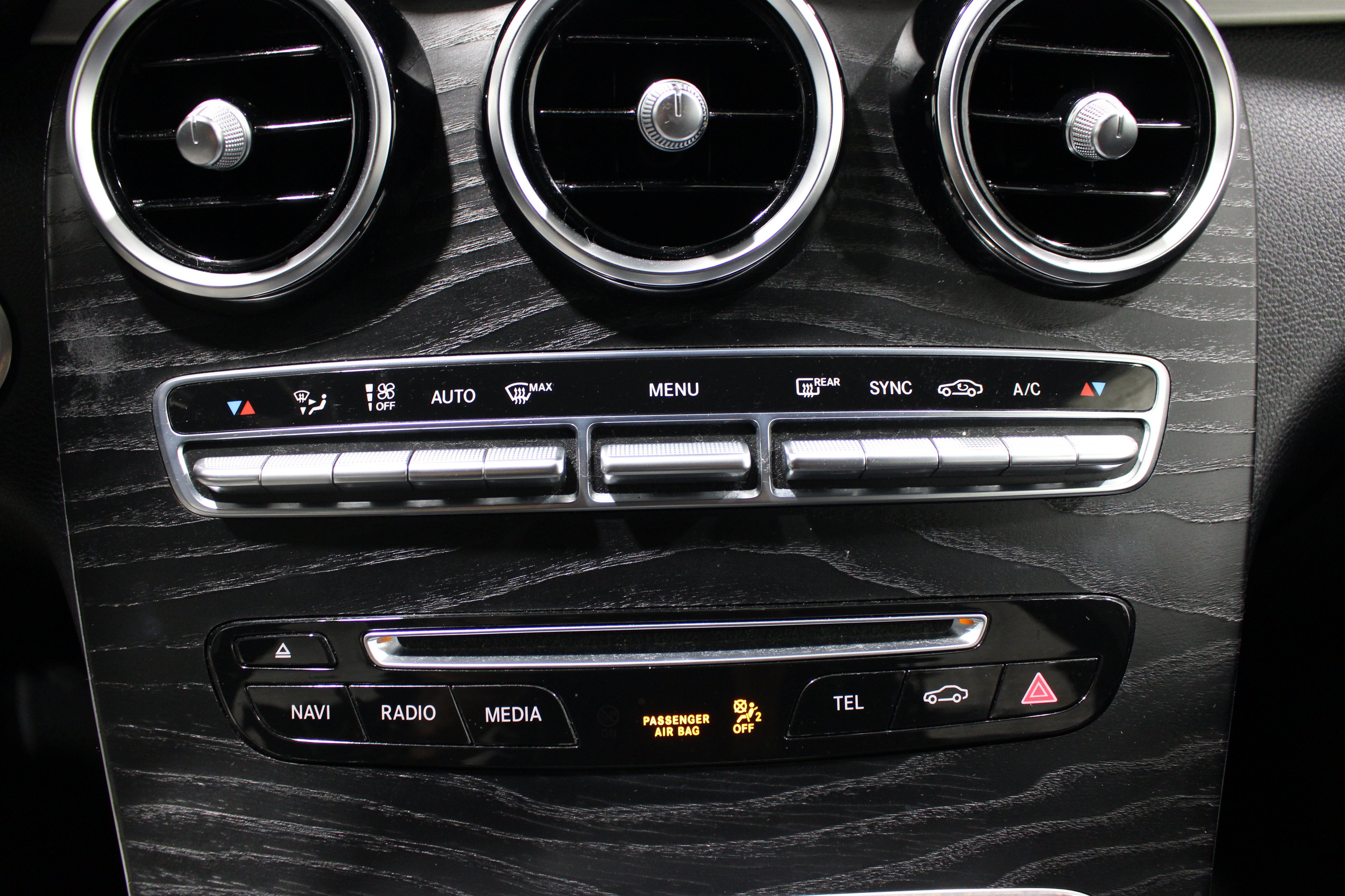 Used 2019 Mercedes-Benz GLC 300 4MATIC image 18