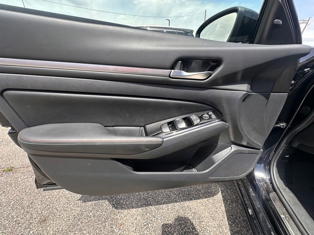 Certified 2025 Nissan Altima 2.5 SR w/ SR Premium Package FWD image 14