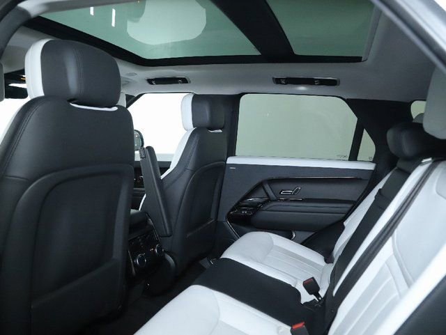 Used 2023 Land Rover Range Rover Sport SE Dynamic image 17